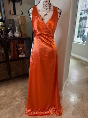 Faeriesty Elegant Orange Satin V-Neck Evening Dress NWT SIZE 4